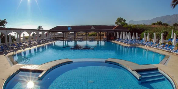denizkizi_hotel_pool_view-1024x1024